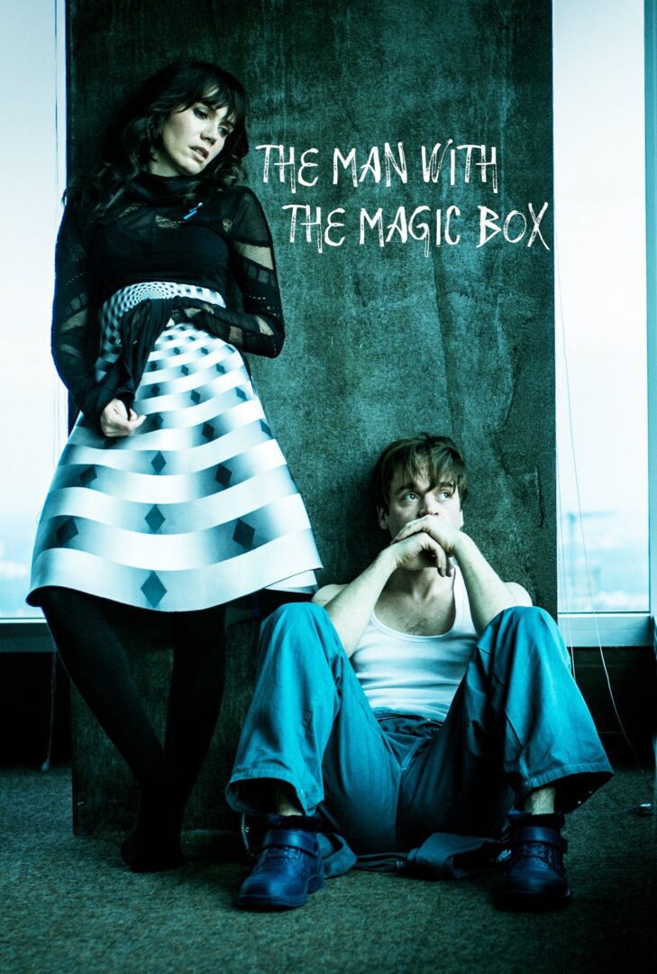 دانلود فیلم The Man with the Magic Box 2017 بدون سانسور با پخش آنلاین