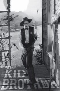 دانلود فیلم The Kid Brother 1927 بدون سانسور با پخش آنلاین