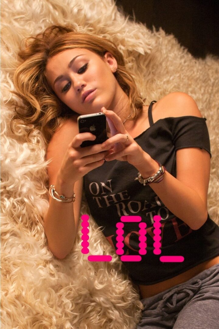 دانلود فیلم LOL 2012 بدون سانسور با پخش آنلاین